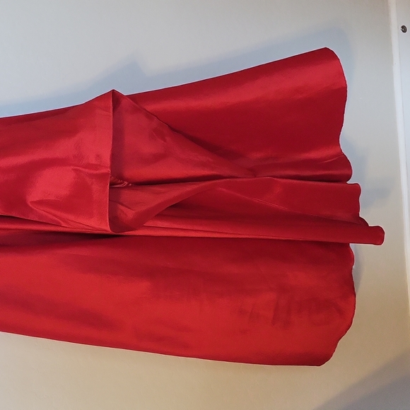 ALYCE PARIS Red Prom Dress Cursty High Slit In Front Double Strap in Back Size 4 - Picture 8 of 17